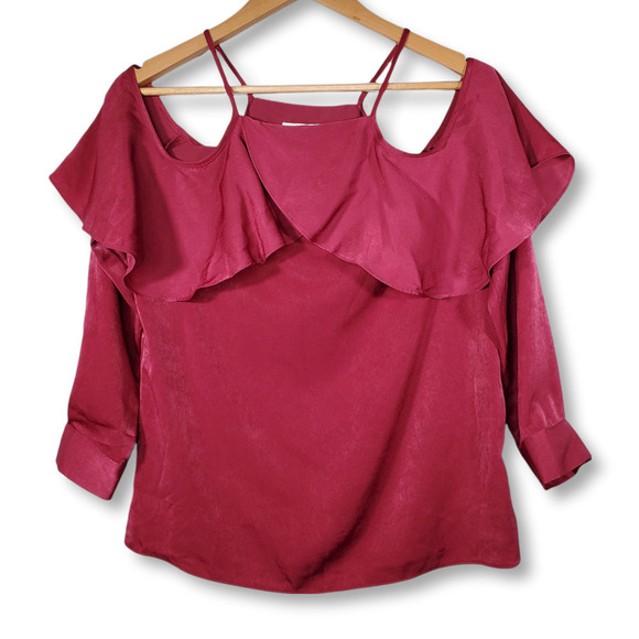 Bar III Ruffled Cold Shoulder Knit Blouse Berry Freeze Size Small - Picture 1 of 14